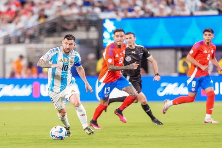 الأرجنتين تخطف فوزاً قاتلاً أمام تشيلي وتتأهل لربع نهائي كوبا أمريكا 2024 (فيديو)
